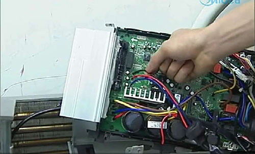 扬中美的空调电话是多少